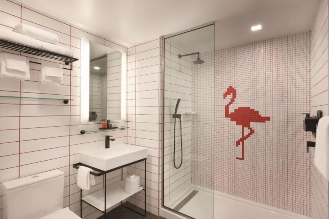 Radisson Red Miami Airport Hotel Miami Springs Екстериор снимка