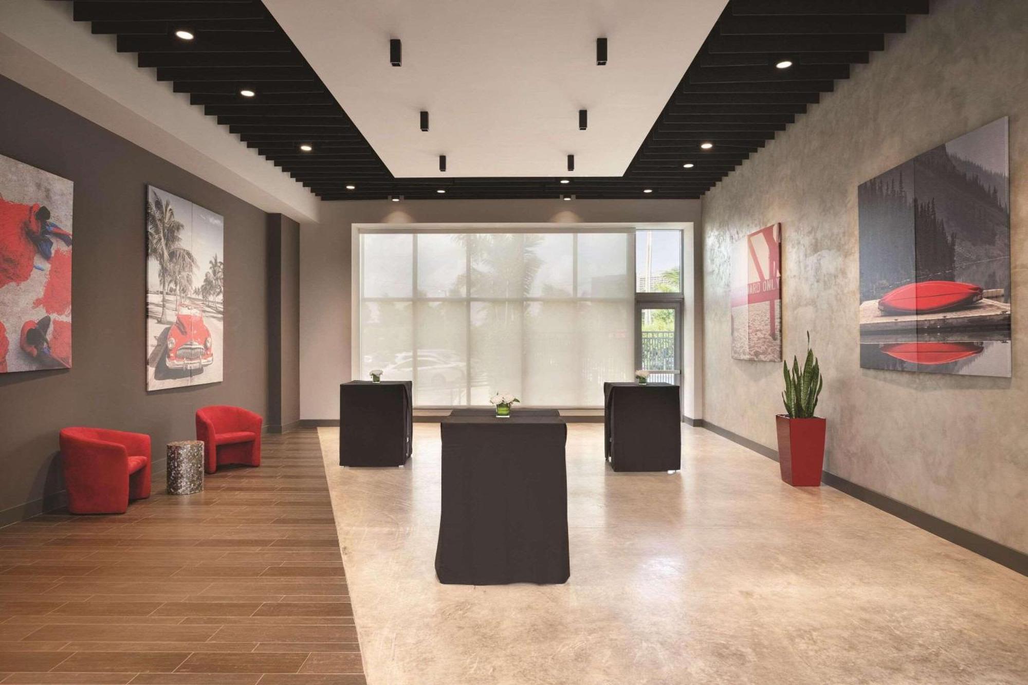 Radisson Red Miami Airport Hotel Miami Springs Екстериор снимка