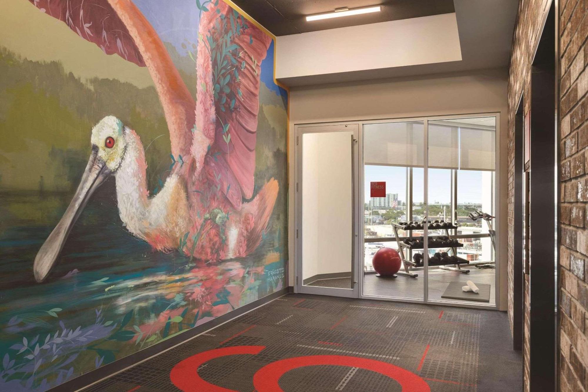 Radisson Red Miami Airport Hotel Miami Springs Екстериор снимка