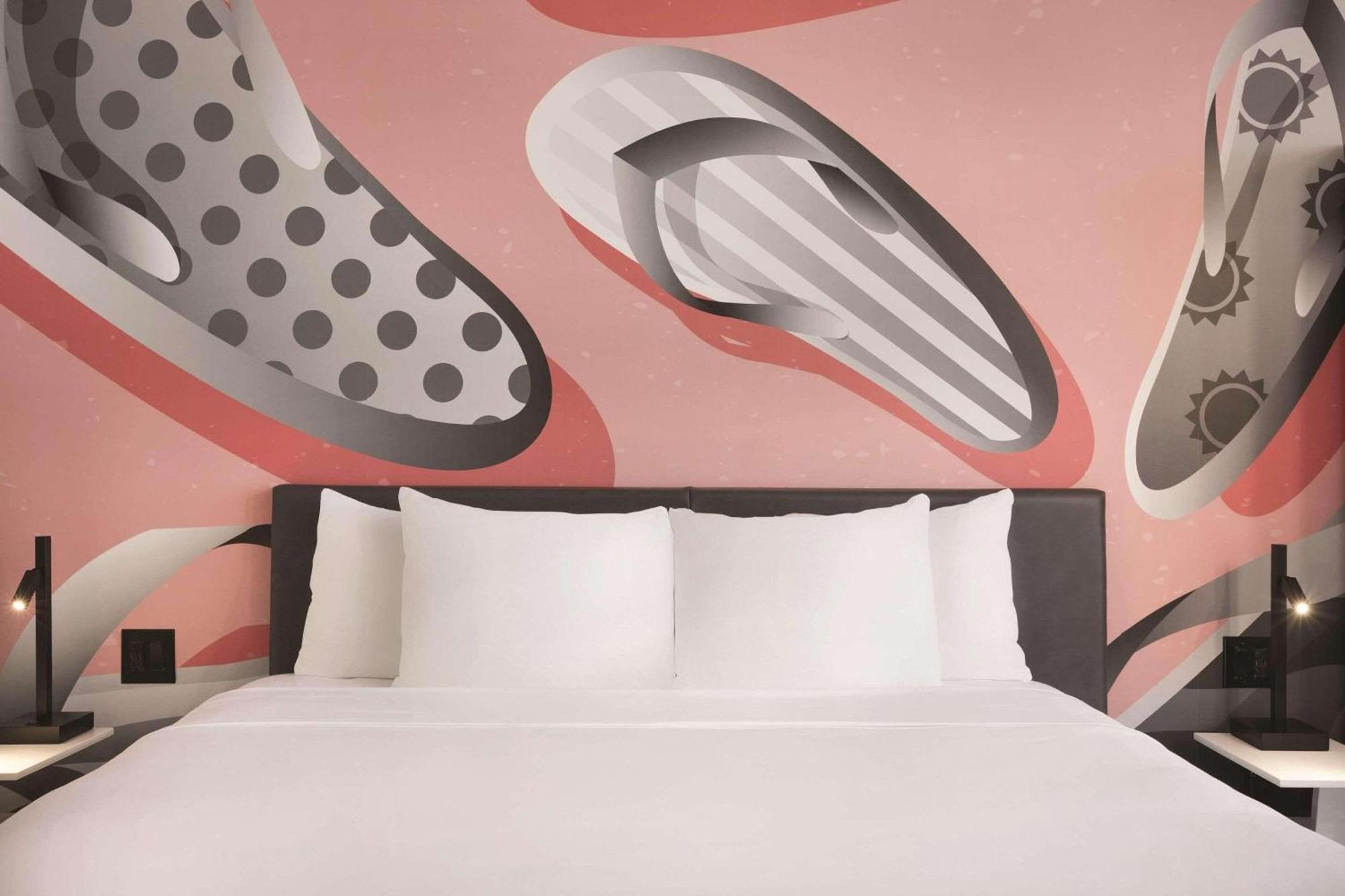 Radisson Red Miami Airport Hotel Miami Springs Екстериор снимка