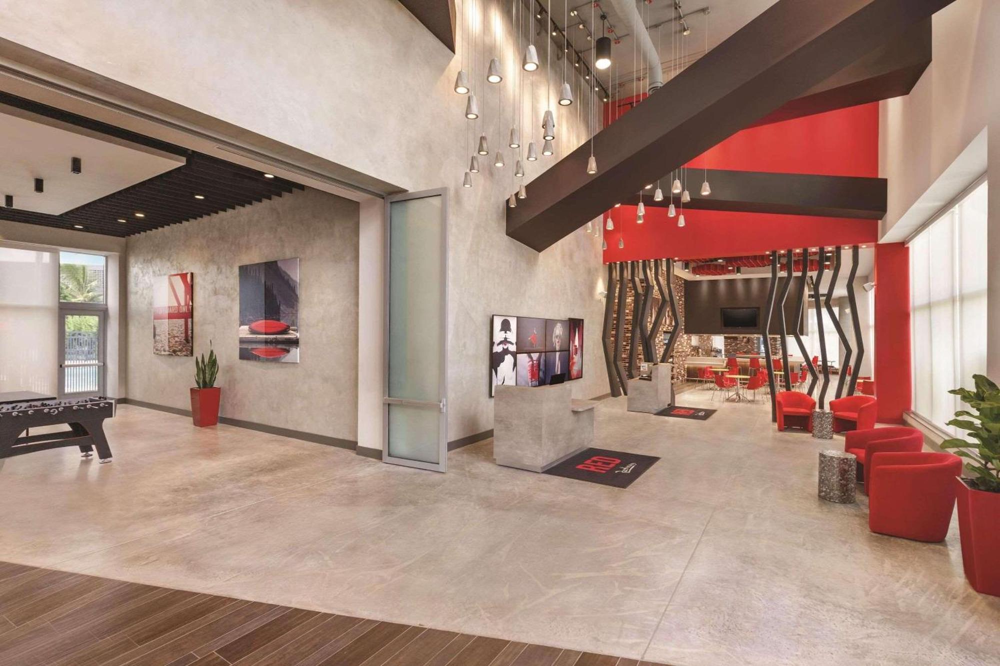 Radisson Red Miami Airport Hotel Miami Springs Екстериор снимка